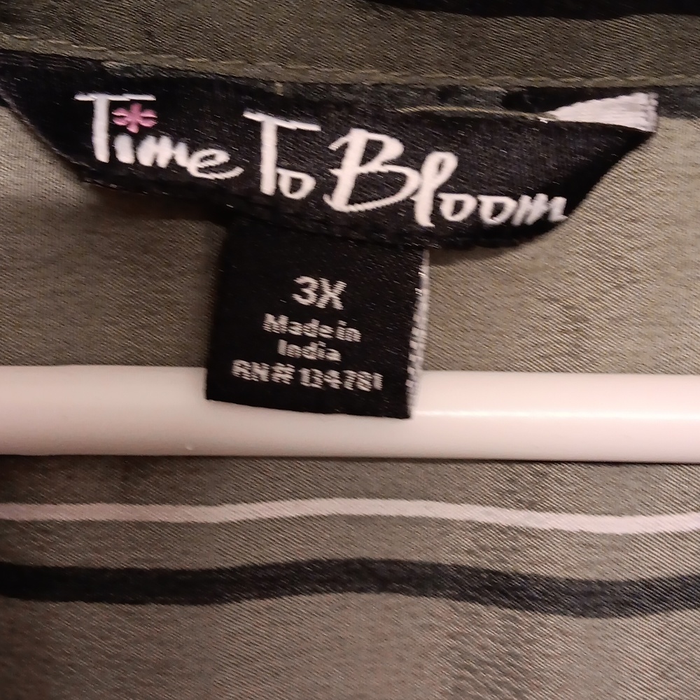 Shirt - Picture 2 of 3